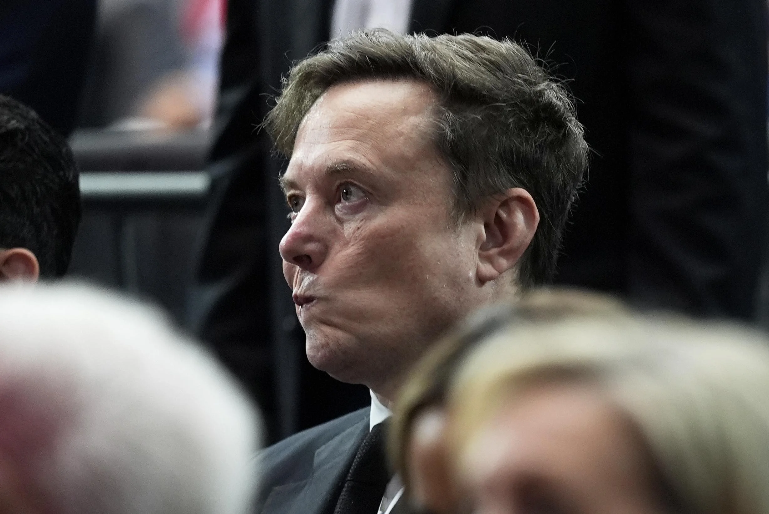 Musk Perde Bilhões: O Que a Queda de Tesla e SpaceX Significa Para Você?